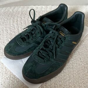ADIDAS Gazelle Indoor Sneaker Suede woman’s 10-10.5